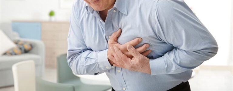 Mersin'de kalp krizi geçirdi öldü