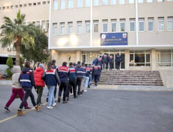 Mersin’de Siber Dolandırıcılara Jandarma Operasyonu