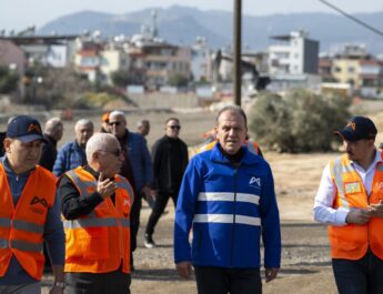 Başkan Seçer 38. Cadde’deki Yol Çalışmalarını Yerinde İnceledi